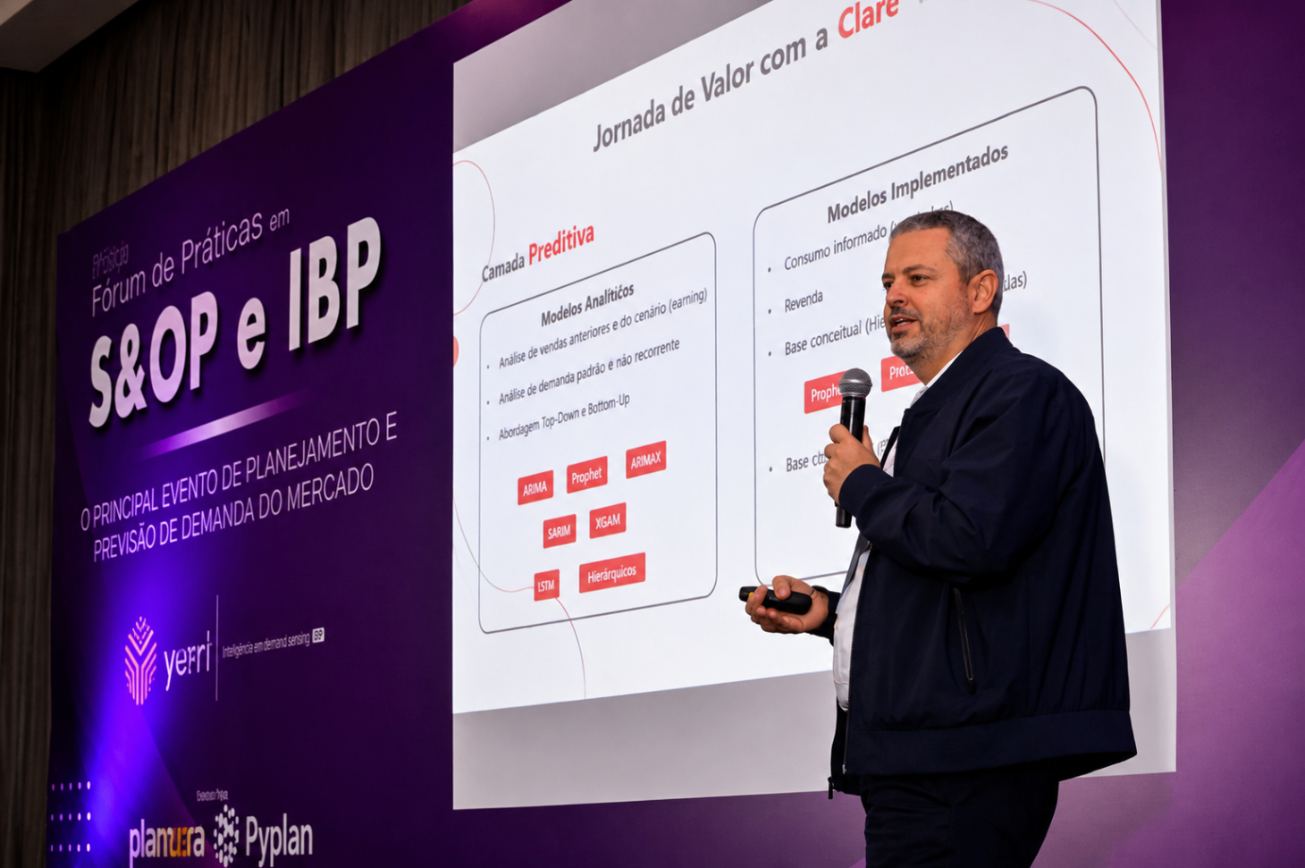 Edgar em palestra sobre analytics, S&OP e IBP